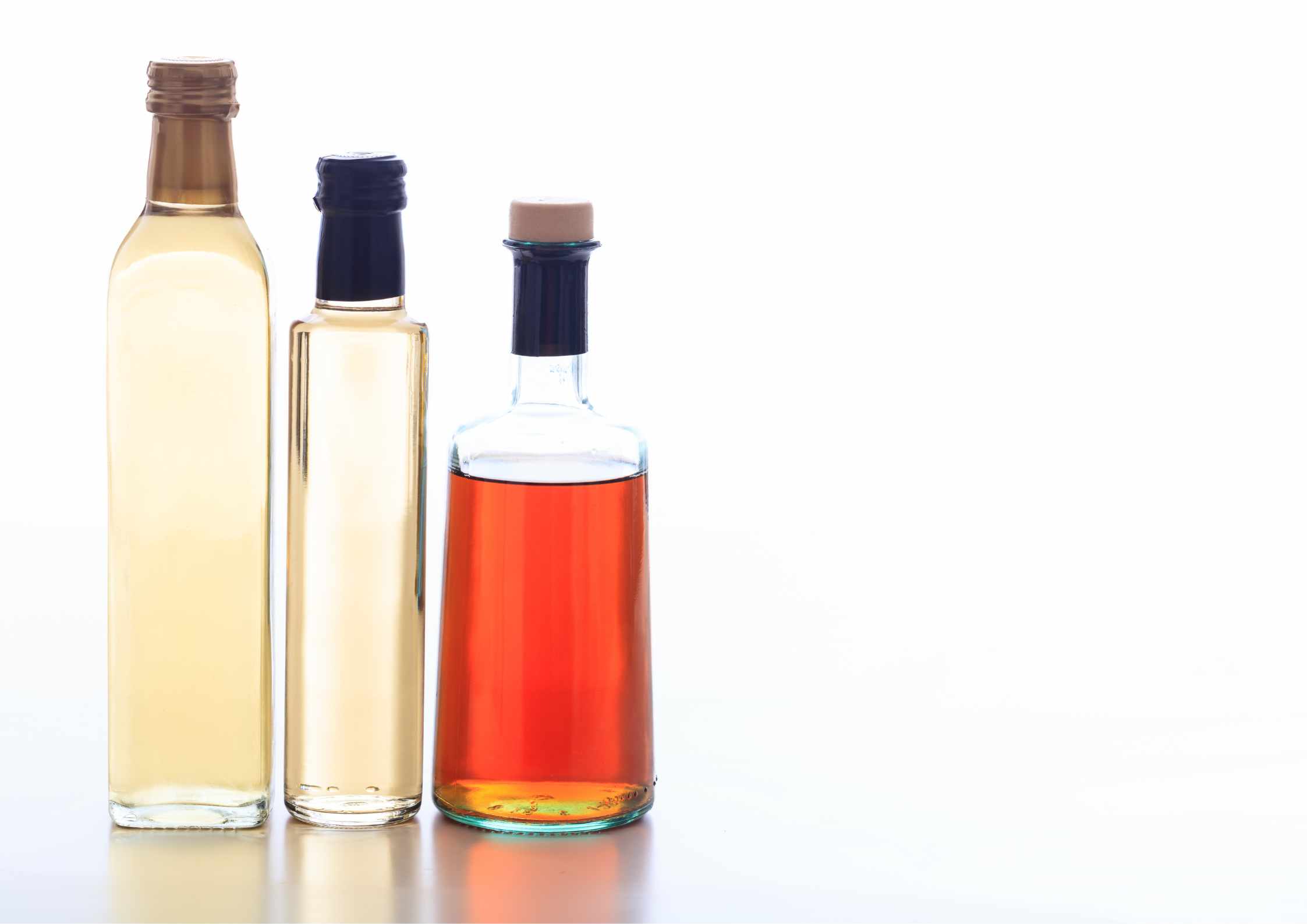 Best Ways to Remove Bad Smell from Fridge Naturally use white vinegar